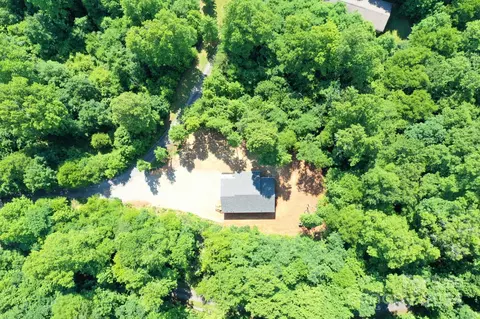 35 Fallen Oak Dr, Sylva, NC 28779 photo 3