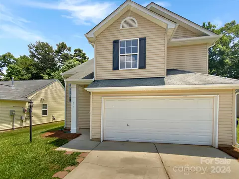 844 Almora Dr, Charlotte, NC 28216