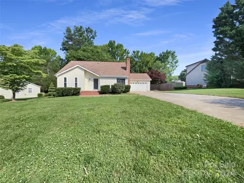 1717 Windy Rush Ln, Gastonia, NC 28054