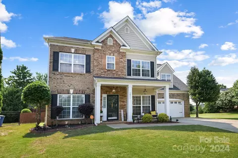 3011 Shady Knoll Cir, Matthews, NC 28104