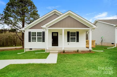 995 Pine Circle Dr, Concord, NC 28027