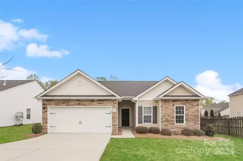 6310 Springbeauty Dr, Charlotte, NC 28227
