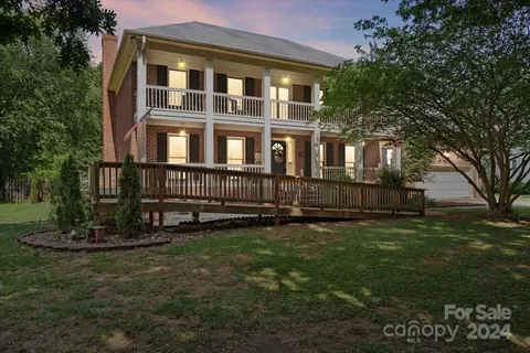 6324 Boykin Spaniel Rd, Charlotte, NC 28277