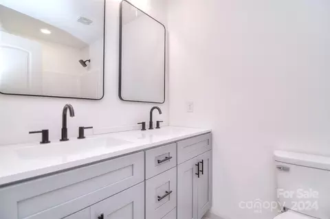Bath - 1604 Tower Ct, Monroe, NC 28112 photo 3 of 4