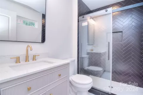 Bath - 1604 Tower Ct, Monroe, NC 28112 photo 1 of 4