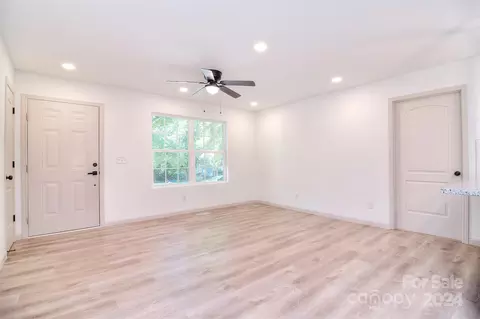 Living - 1604 Tower Ct, Monroe, NC 28112 photo 1 of 4