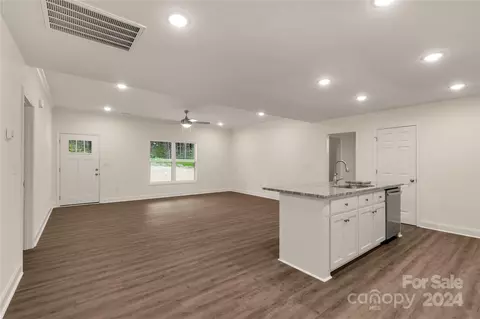 352 Rainbow Cir, Clover, SC 29710 photo 6