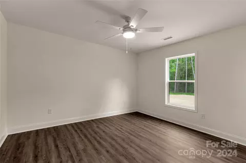352 Rainbow Cir, Clover, SC 29710 photo 17