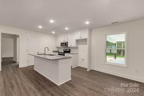 352 Rainbow Cir, Clover, SC 29710 photo 8