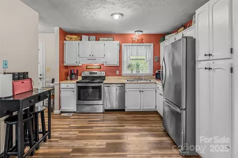 Kitchen - 218 Davis Dr, Morganton, NC 28655 photo 2 of 3
