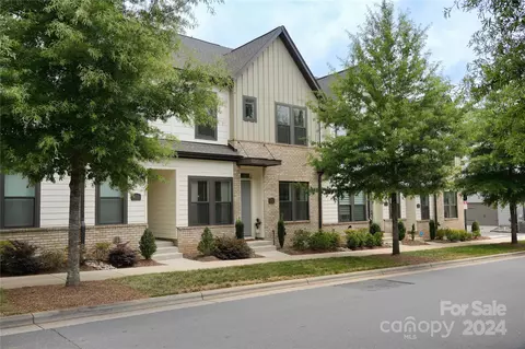 6318 Southgrove St, Charlotte, NC 28277