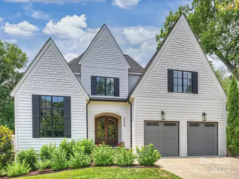 3020 Hanson Dr, Charlotte, NC 28207