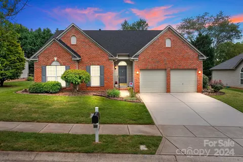 20305 Backcourse Ln, Cornelius, NC 28031