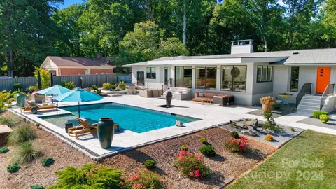 4142 Oldfield Rd, Charlotte, NC 28226