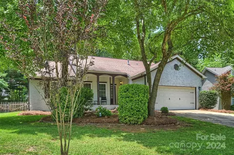 13001 Seascape Ln, Charlotte, NC 28278