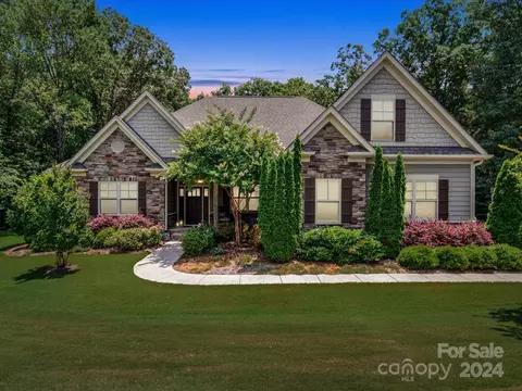 8124 Caliterra Dr, Mint Hill, NC 28227