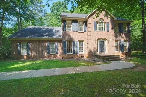 517 Idlewood Dr, Salisbury, NC 28144