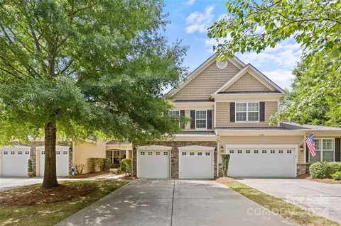 1034 Silver Gull Dr, Tega Cay, SC 29708