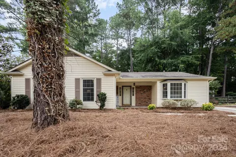 8634 Timbercrest Cir, Charlotte, NC 28226