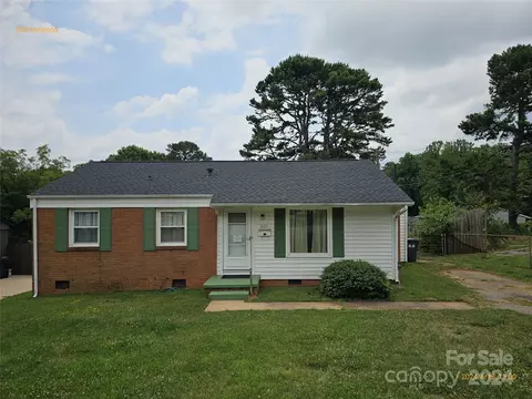 800 Norwood Dr, Charlotte, NC 28208