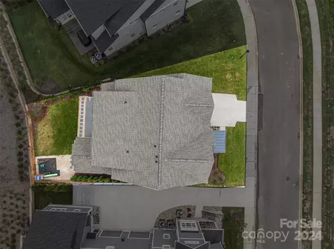 View/Area - 811 Naples Dr, Davidson, NC 28036 photo 2 of 4