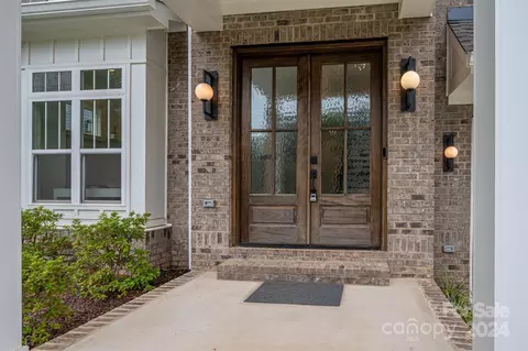 Exterior - 811 Naples Dr, Davidson, NC 28036 photo 4 of 6