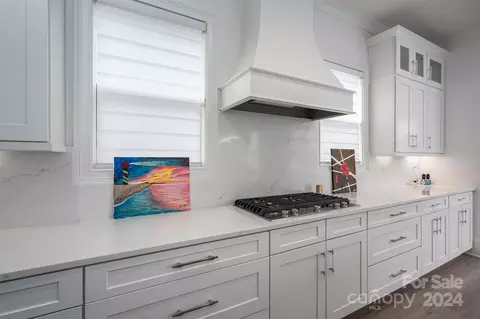 Kitchen - 811 Naples Dr, Davidson, NC 28036 photo 4 of 6