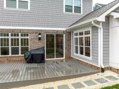 Exterior - 811 Naples Dr, Davidson, NC 28036 photo 5 of 6
