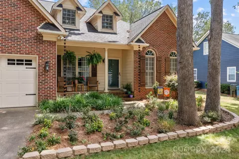 8127 Forest Shadow Cir, Cornelius, NC 28031 photo 2