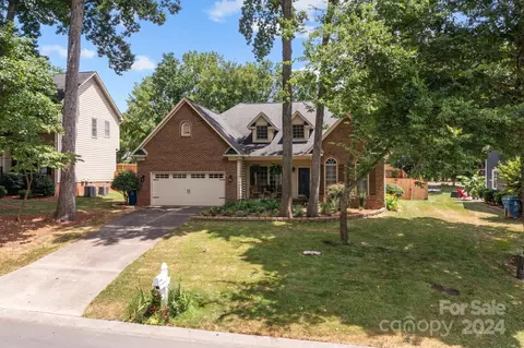 8127 Forest Shadow Cir, Cornelius, NC 28031
