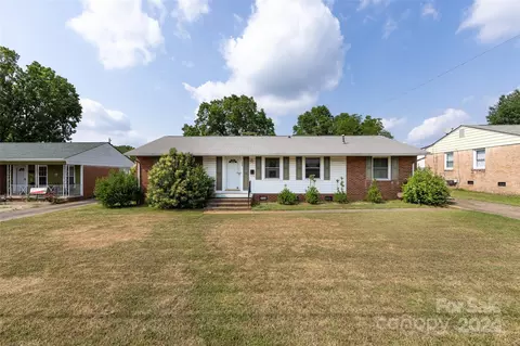 3829 Shamrock Dr, Charlotte, NC 28215