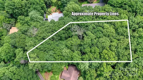 106 Delphi Ter, Hendersonville, NC 28791