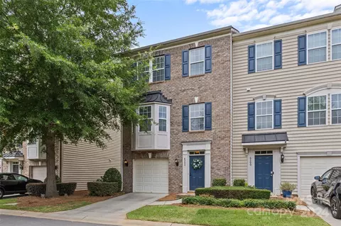 6204 Rockefeller Ln, Charlotte, NC 28210