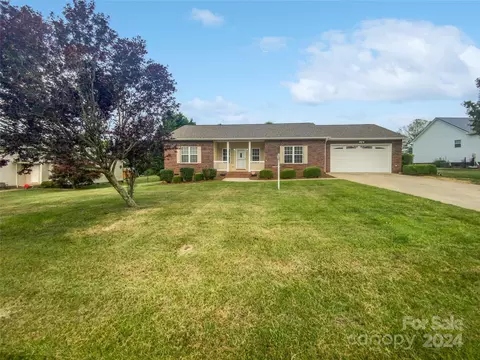 112 Windrow Ln, Statesville, NC 28625