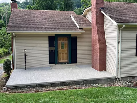 Exterior - 804 Rutherford Rd, Marion, NC 28752 photo 2 of 9