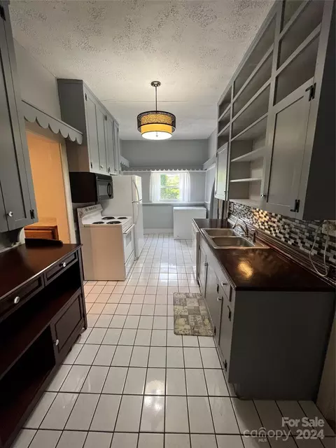 Kitchen - 804 Rutherford Rd, Marion, NC 28752 photo 4 of 4