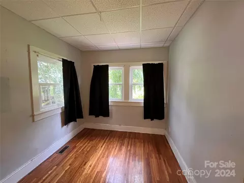 Bedroom - 804 Rutherford Rd, Marion, NC 28752 photo 3 of 5