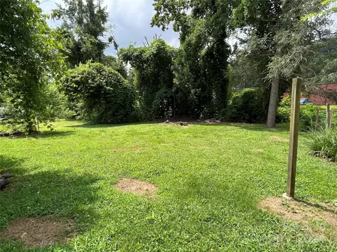 Exterior - 804 Rutherford Rd, Marion, NC 28752 photo 8 of 9