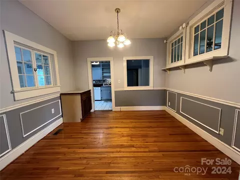 Living - 804 Rutherford Rd, Marion, NC 28752 photo 4 of 5