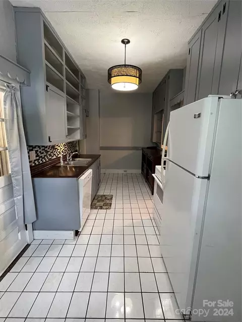 Kitchen - 804 Rutherford Rd, Marion, NC 28752 photo 3 of 4