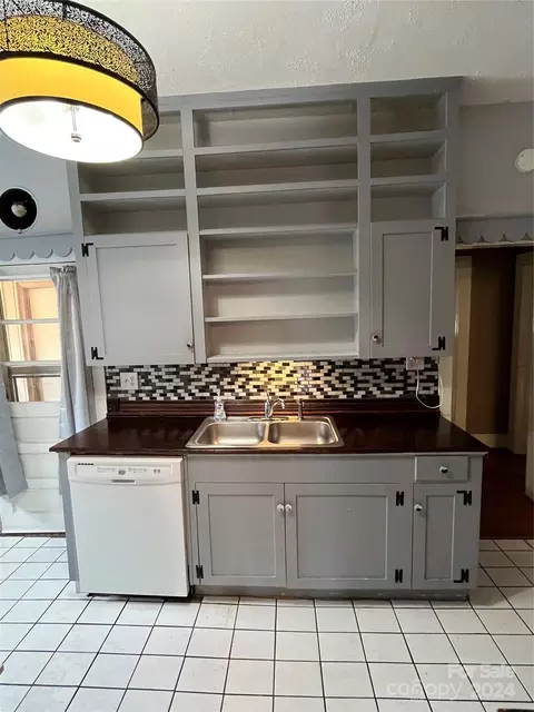 Kitchen - 804 Rutherford Rd, Marion, NC 28752 photo 2 of 4