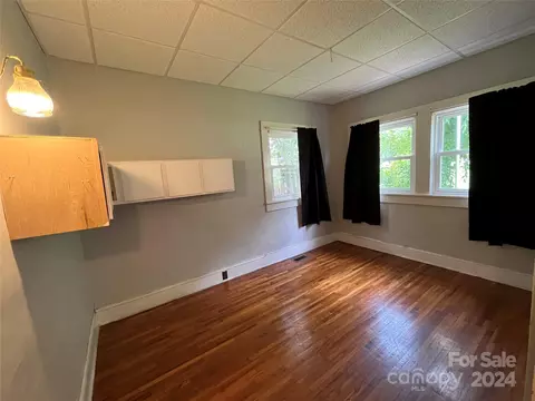 Bedroom - 804 Rutherford Rd, Marion, NC 28752 photo 2 of 5