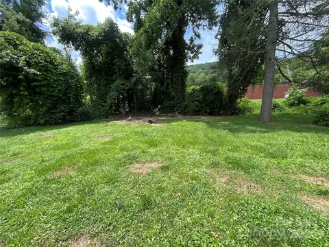 Exterior - 804 Rutherford Rd, Marion, NC 28752 photo 7 of 9