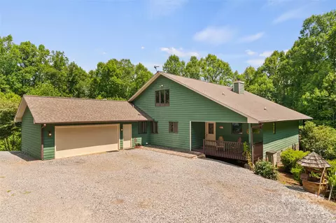 735 Twin Brook Dr, Waynesville, NC 28785