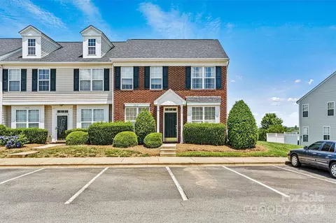 7615 Bluff Point Ln, Denver, NC 28037