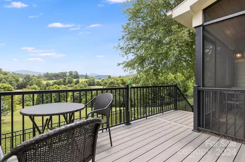 27 Dreambird Dr, Leicester, NC 28748