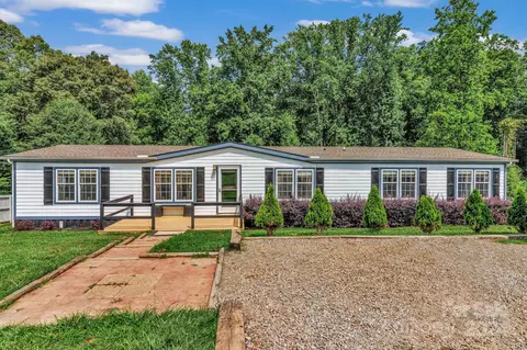 145 Bradshaw Cir, Candler, NC 28715