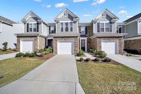 818 Canoe Song Rd, Fort Mill, SC 29708