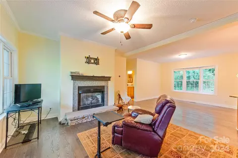 Living - 124 Wilds Branch Rd, Marshall, NC 28753 photo 2 of 3