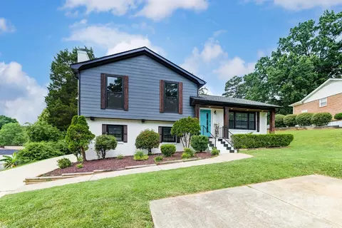 6300 Ashcrest Dr, Charlotte, NC 28217